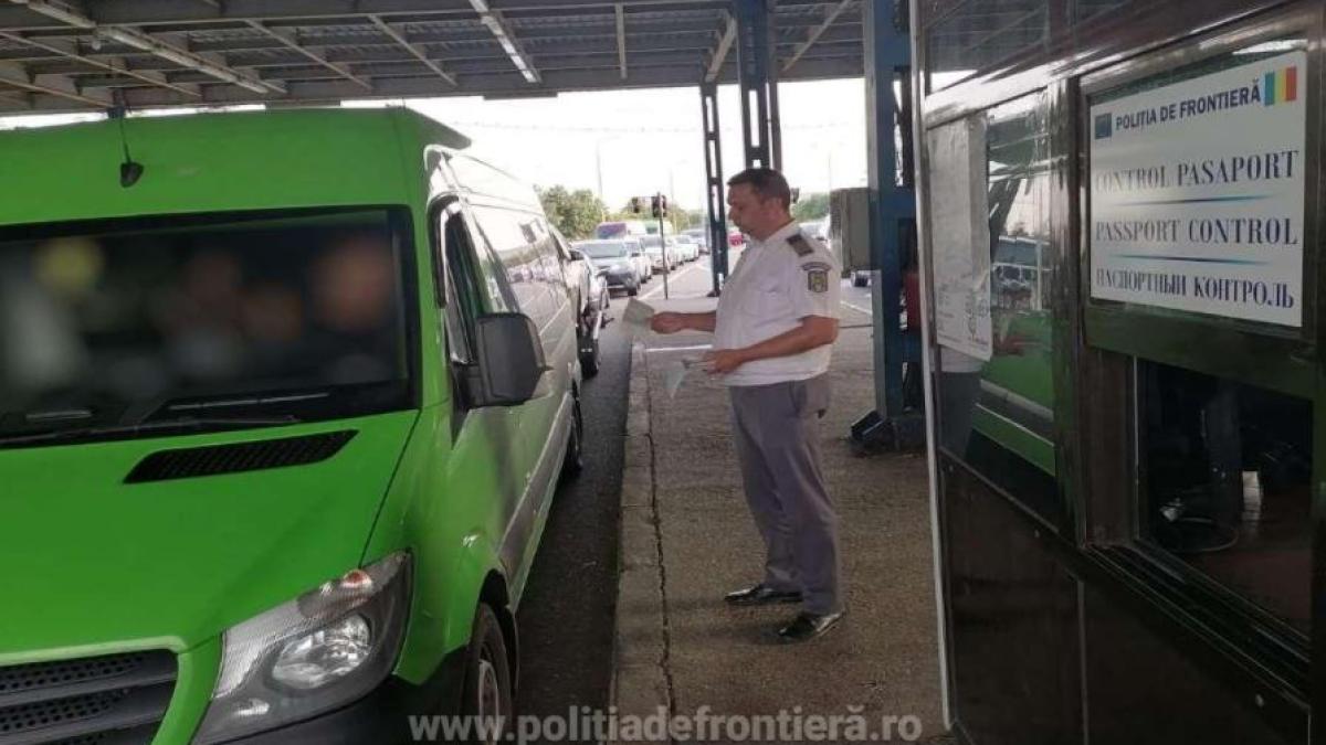 ansamblu-rutier--oprit-in-vama-albita--soferul-s-a-ales-cu-dosar-penal