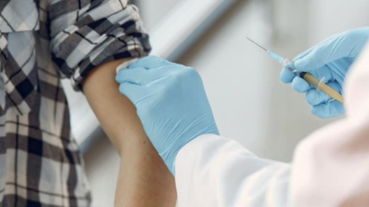 italia--a-inceput-vaccinarea-adolescentilor-impotriva-covid-19--ei-pot-veni-fara-programare--dar-insotiti-de-parinti