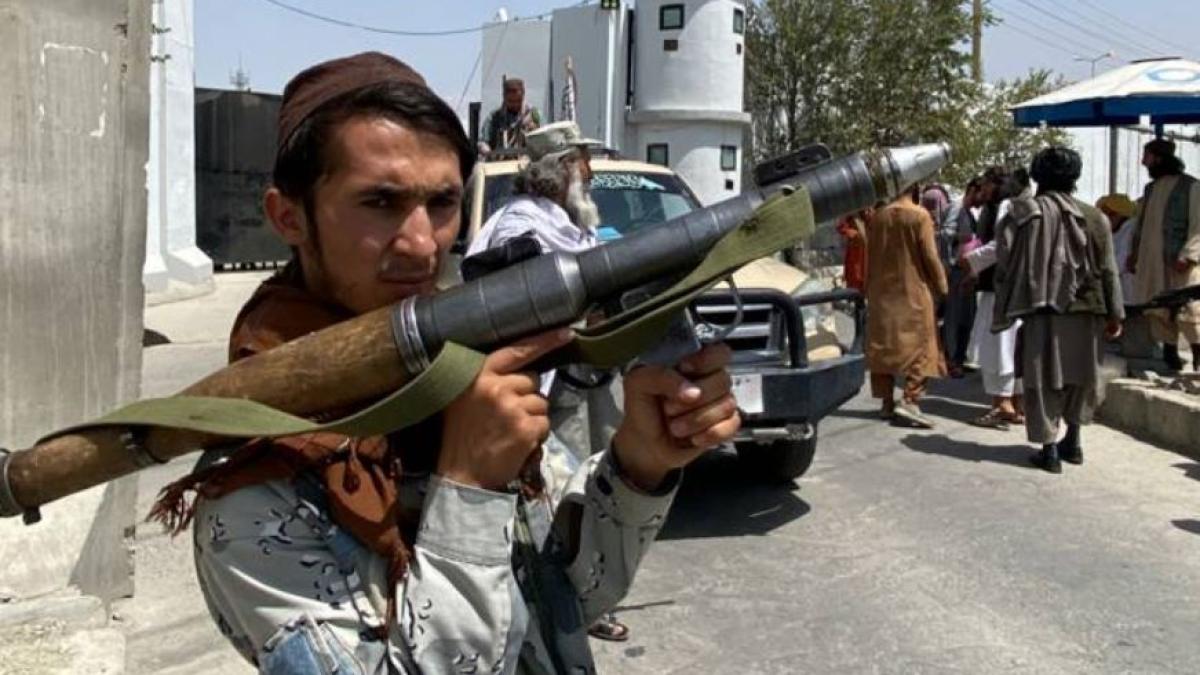 afganistan-sapte-persoane-au-murit-in-haosul-din-apropierea-aeroportului-din-kabul