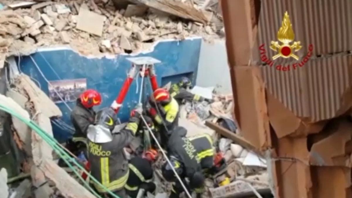 italia--cine-sunt-victimele-in-urma-prabusirii-blocului--printre-ei-un-roman-si-un-copil-de-numai-4-ani-vrem-dreptate