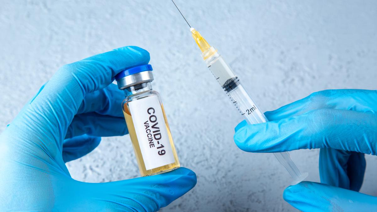 vaccinarea-la-chiuveta--cristian-oancea-platesti-underground--doza-se-arunca-si-tu-obtii-certificatul-ca-esti-vaccinat