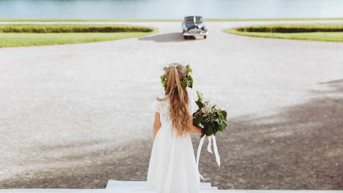 spania--fetite-romance--fortate-sa-se-marite--parintii-castiga-3-000-de-euro-daca-le-dau-minore-pentru-casatorie