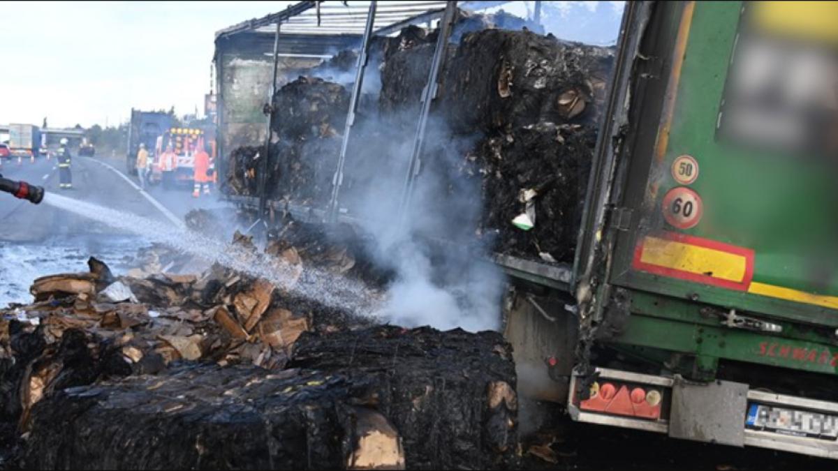 camion-romanesc-incendiu-autostada-ungaria