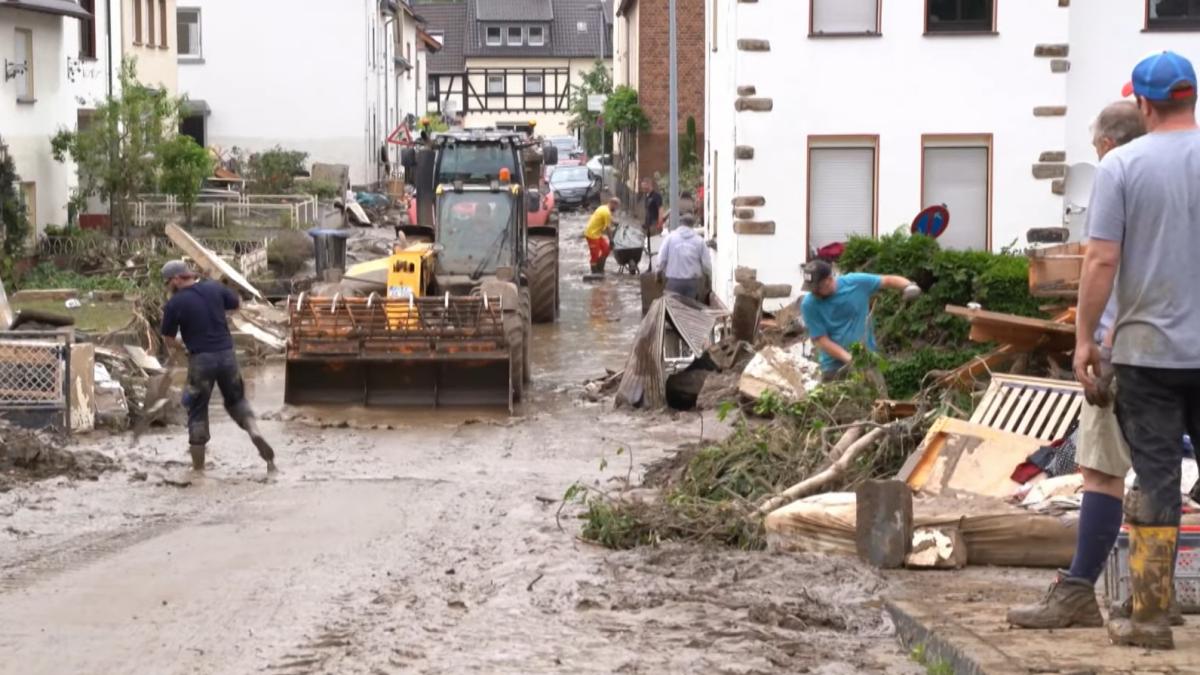 inundatii-germania-renania-furturi-locuinte
