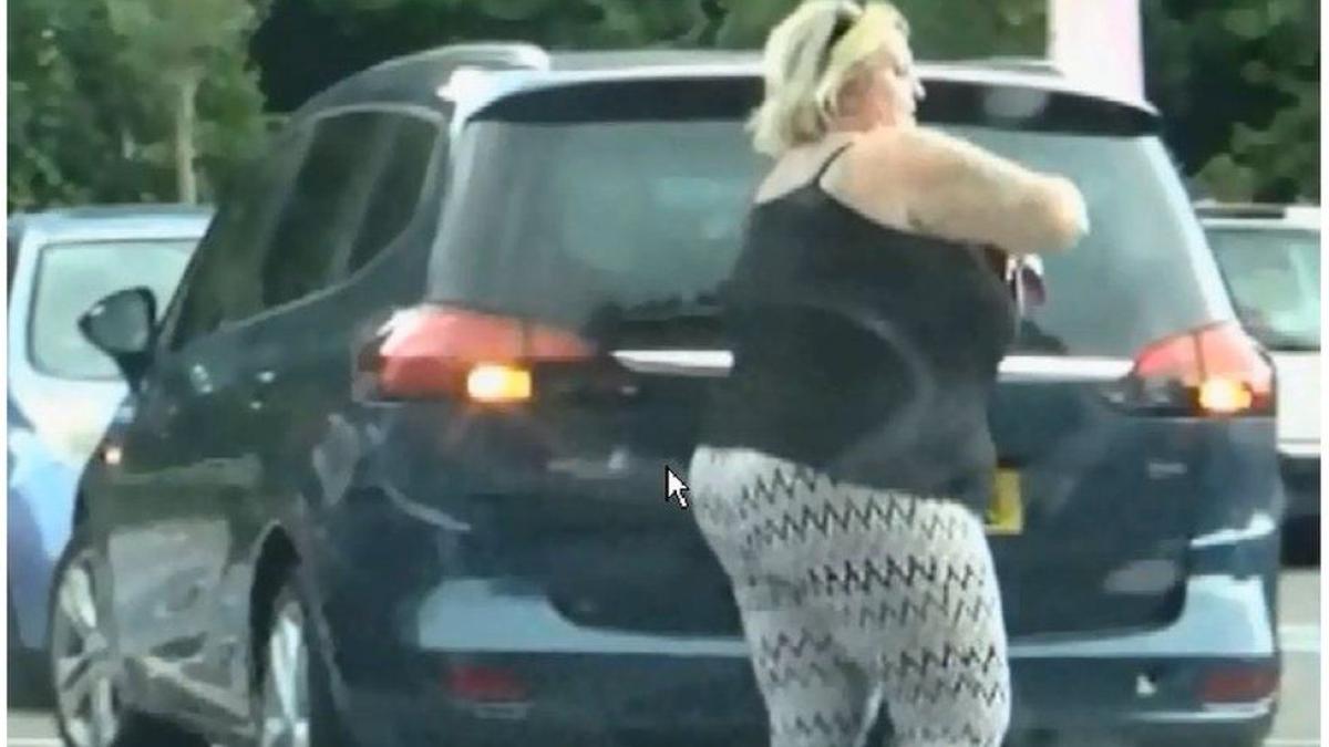 ann-hooper-marea-britanie-escrocherie-asigurari