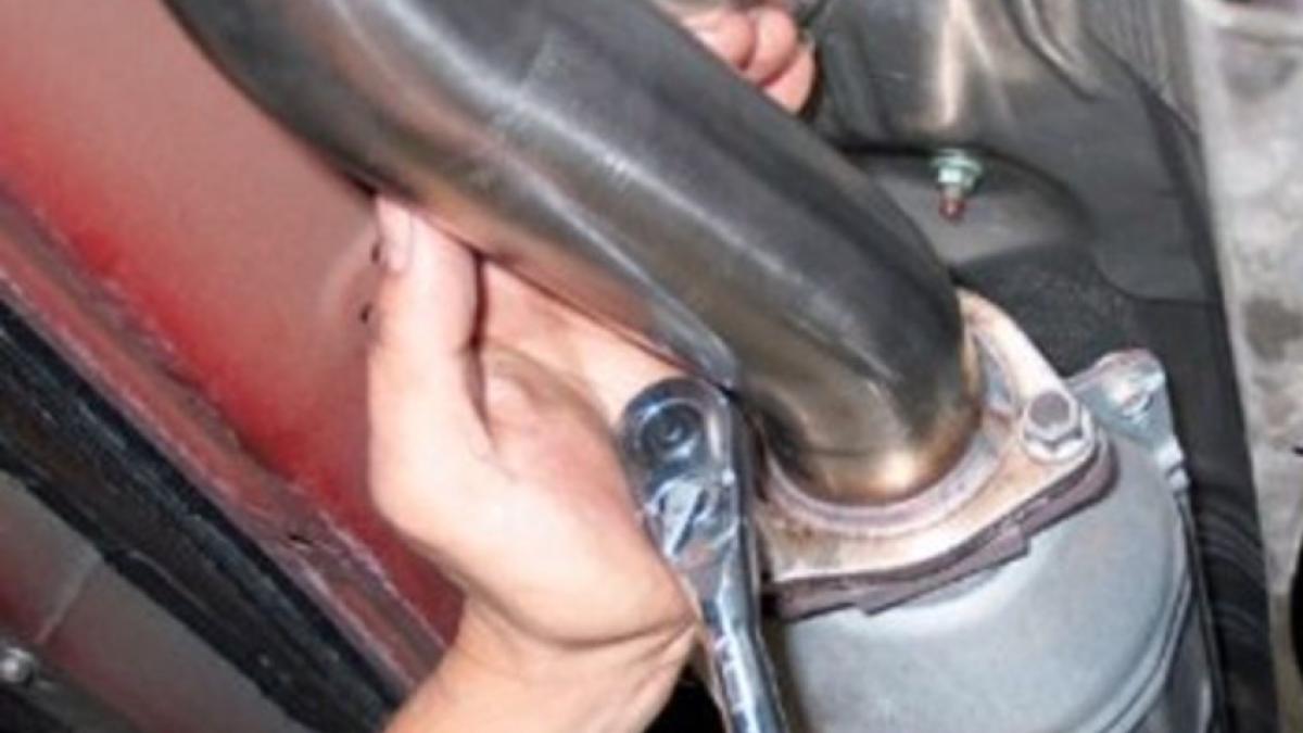 romani-italia-acuzati-de-furt-de-catalizatoare-la-roma