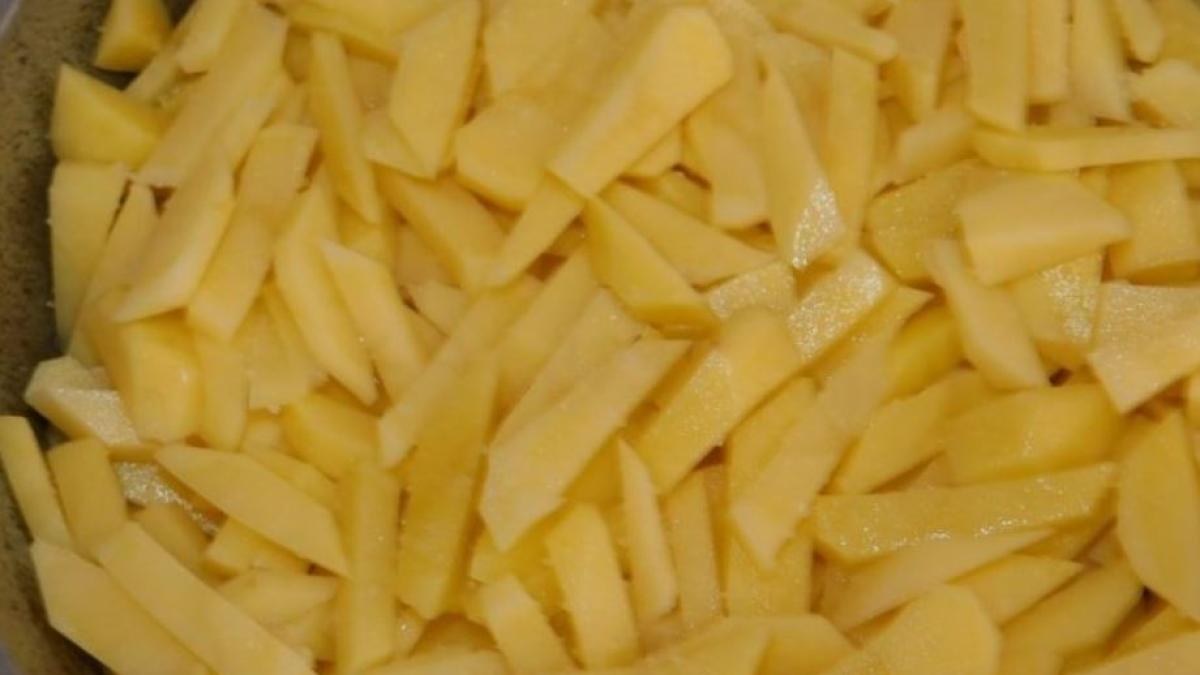 nu-aruncati-niciodata-apa-in-care-au-fiert-cartofii--o-puteti-folosi-pentru-a-radia-de-frumusete