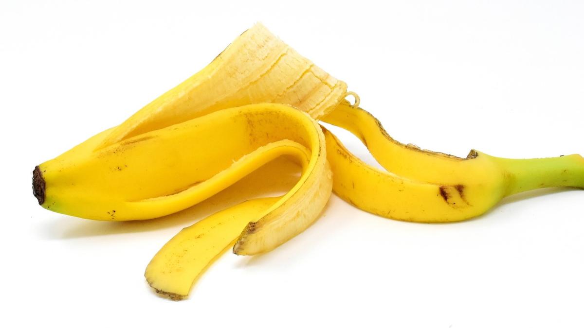 nu-mai-arunca-cojile-de-banane--10-intrebuintari-mai-putin-stiute-pentru-toata-casa