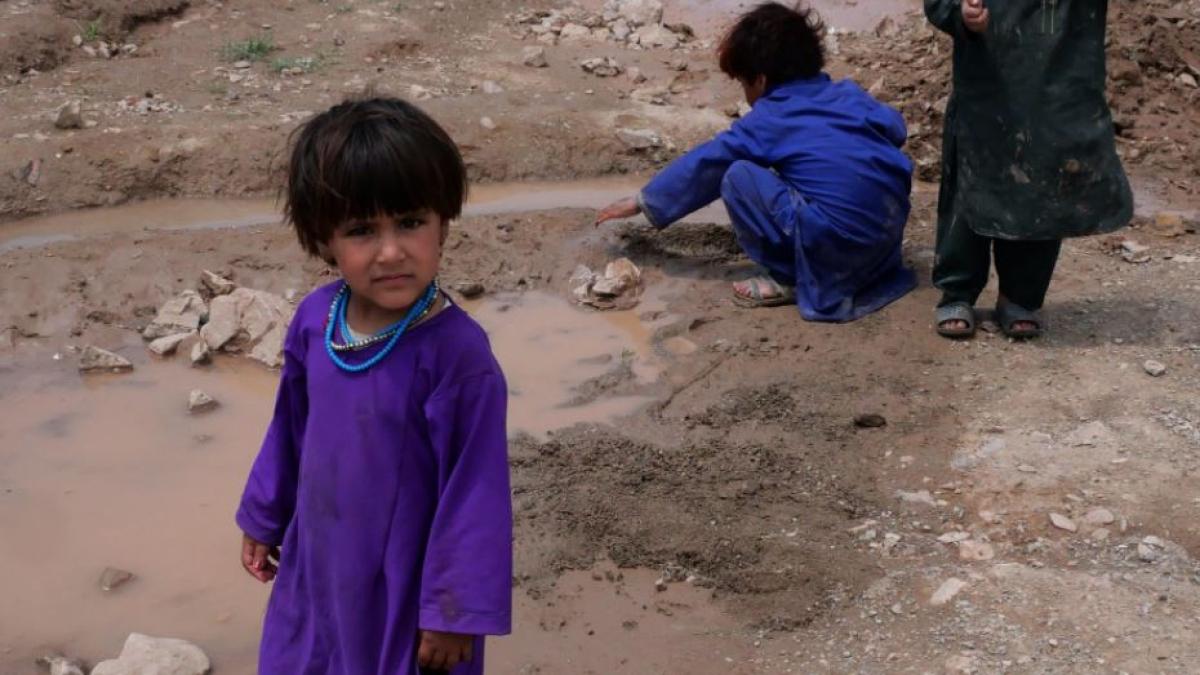 un-barbat-a-incercat-sa-si-vanda-la-piata-fiica-de-4-ani--prc-e2prc-80prc-9enu-e-o-alegere--e-disperareprc-e2prc-80prc-9d