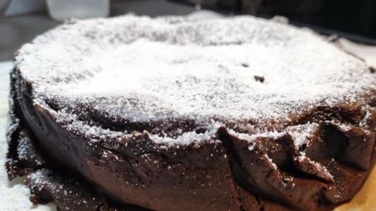 tort-de-ciocolata--fara-faina--fara-unt-si-fara-ulei--o-felie-are-doar-120-de-calorii