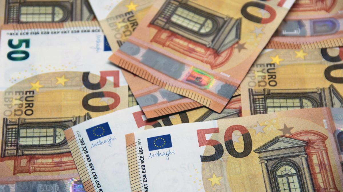 euro-urca-la-un-nou-maxim-istoric-fata-de-leu