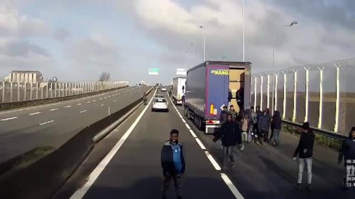 migranti-franta-calais