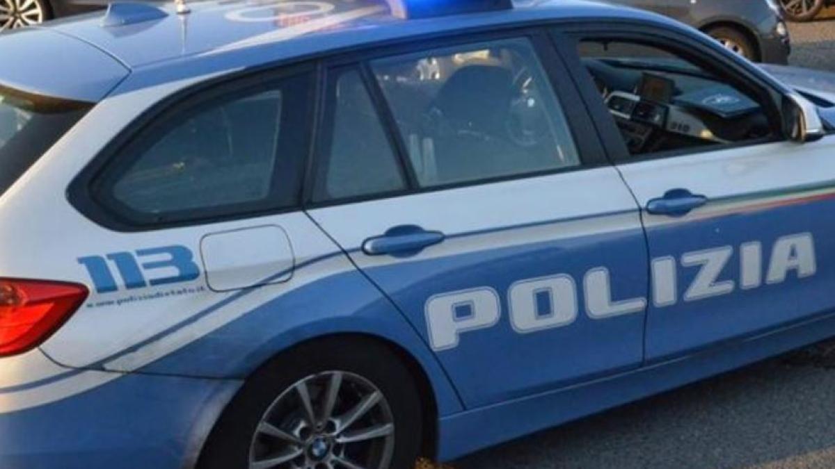 italia--autocar--oprit-la-granita-cu-slovenia--un-pasager-roman-a-fost-coborat-imediat-si-dus-la-inchisoare