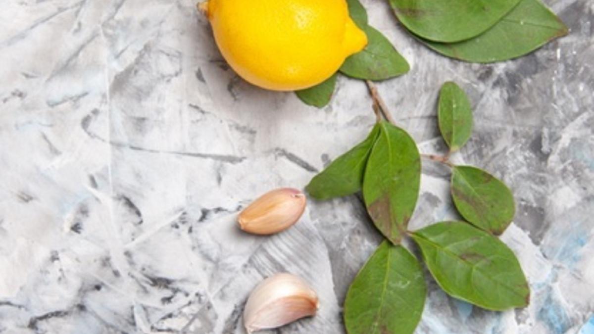 amestecati-lamaie--usturoi-si-rozmarin--un-remediu-nemaipomenit-facut-in-casa-din-aceste-trei-ingrediente