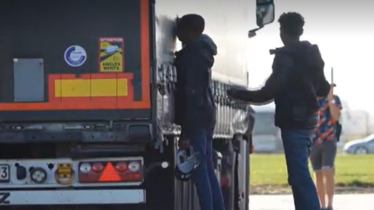 35-de-romani--in-penitenciarele-de-la-granita-franco-britanica--migrantii-de-contrabanda--un-fenomen-greu-de-oprit