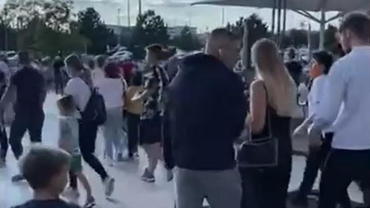 alerta-la-mall-baneasa--toti-clientii--evacuati-de-urgenta-dupa-ce-a-izbucnit-un-incendiu