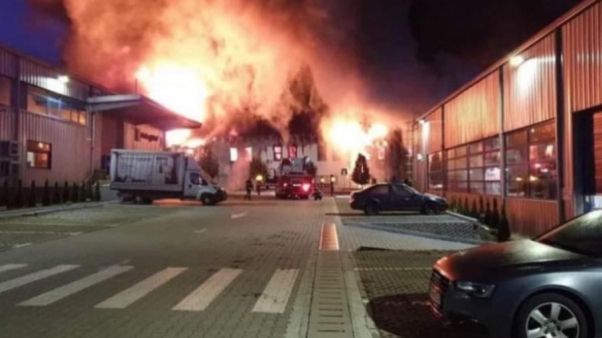 incendiu-urias-in-parcul-industrial-din-cluj-napoca--s-a-emis-avertizare-ro-alert