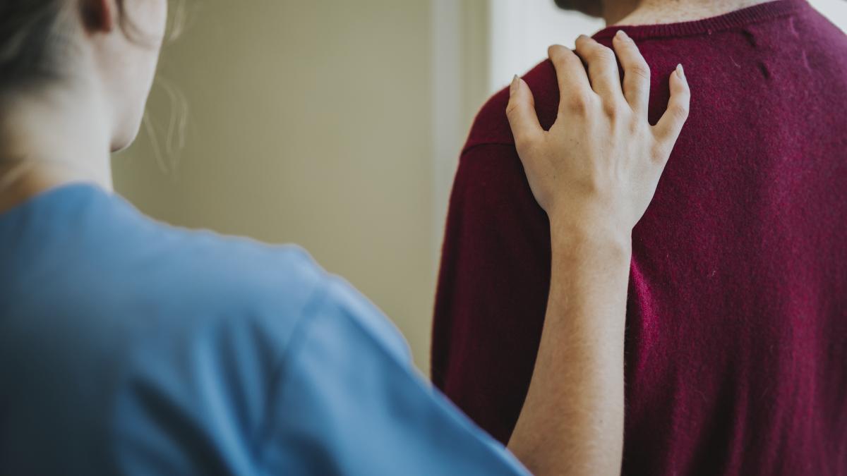 sute-de-badante-romance-revin-din-strainatate-cu-depresie-si-schizofrenie-in-urma-suprasolicitarii--ajung-pana-la-psihoze