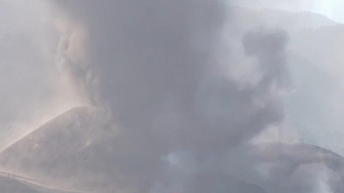 norul-de-poluanti-generat-de-vulcanul-din-la-palma-ajunge-in-romania--intra-pe-la-timisoara-si-pana-luni-seara-se-extinde-in-toata-tara