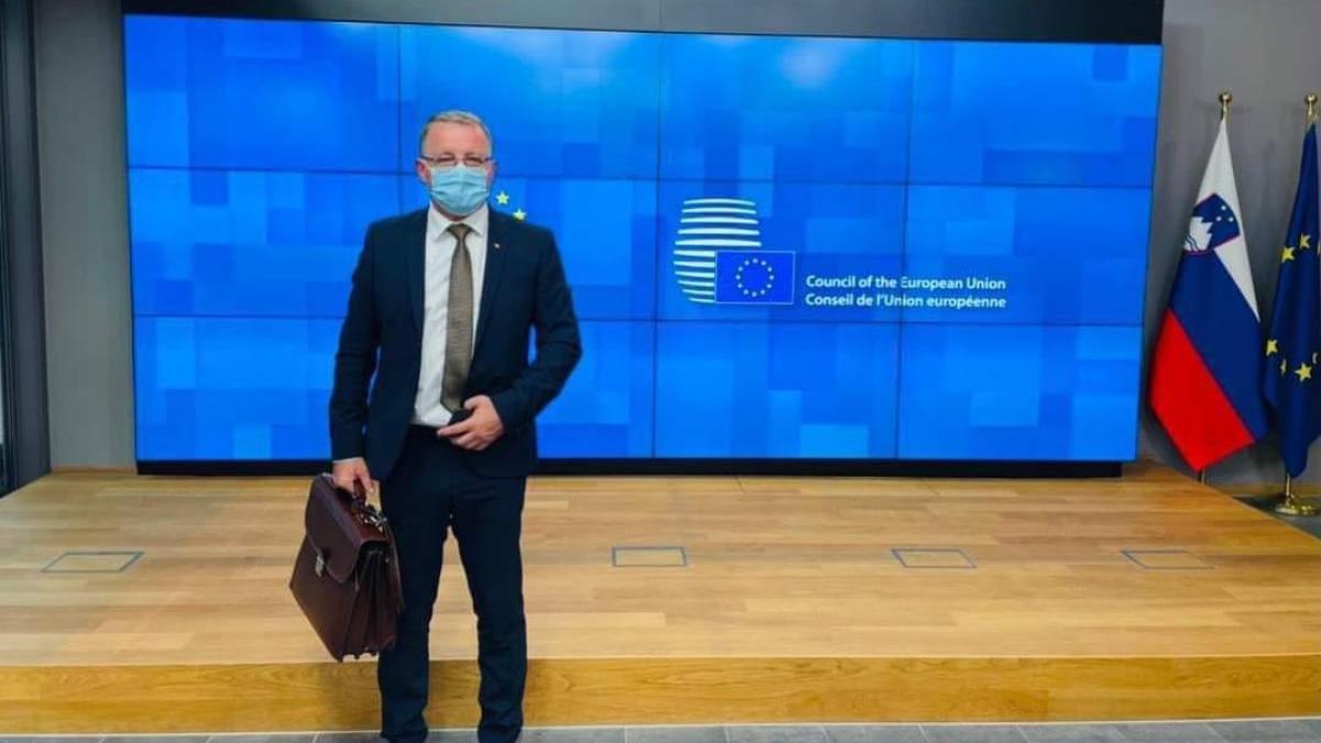 ministrul-agriculturii-adrian-oros-isi-da-demisia-din-functie