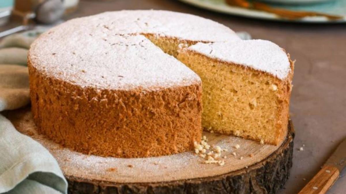 tort-margherita-sau-pandispan-italian--un-desert-delicios-dintr-un-minim-de-ingrediente--pufos--umed-si-gustos