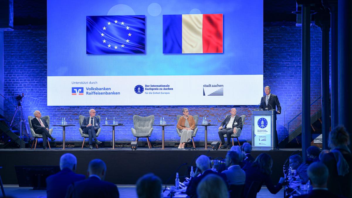 iohannis--la-primirea-premiului-carol-cel-mare-finalizarea-integrarii-romaniei-in-schengen-ar-trebui-sa-fie-un-obiectiv-ue