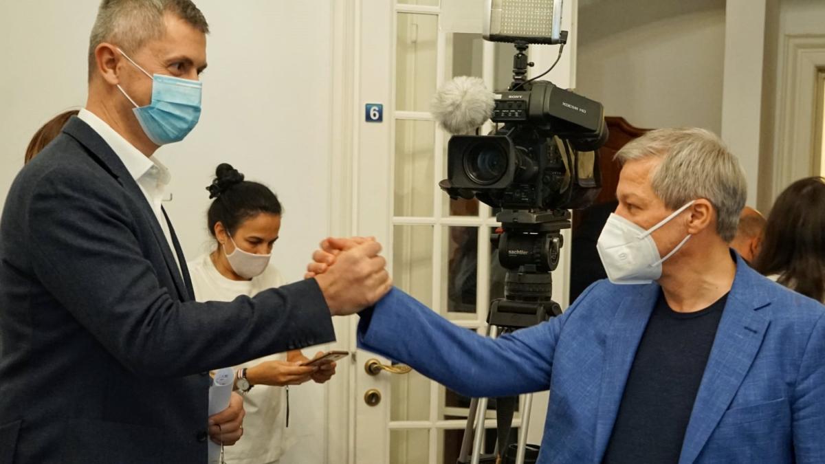 usr-plus-a-decis-sa-si-schimbe-numele-partidului--care-este-noua-denumire-a-formatiunii-politice--cu-dacian-ciolos-presedinte