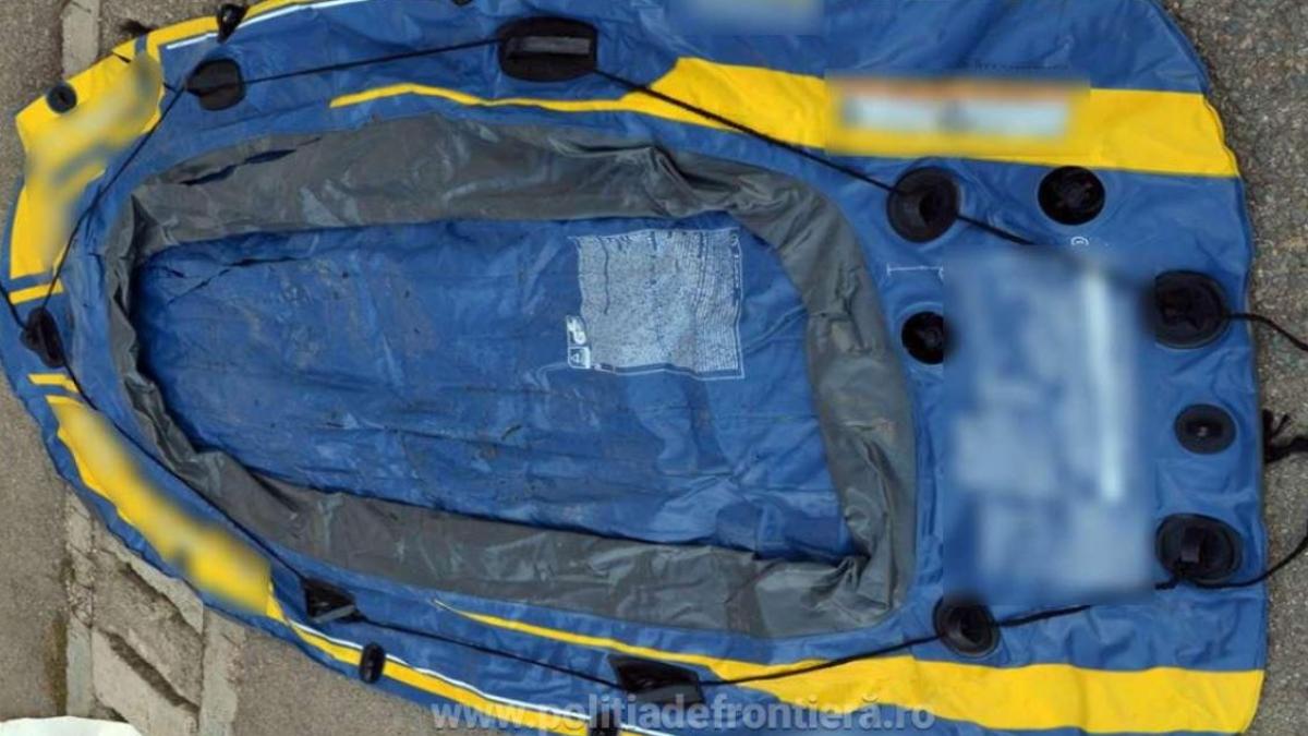 cinci-migranti-au-traversat--ilegal--dunarea-cu-ajutorul-unei-ambarcatiuni-cu-vasle