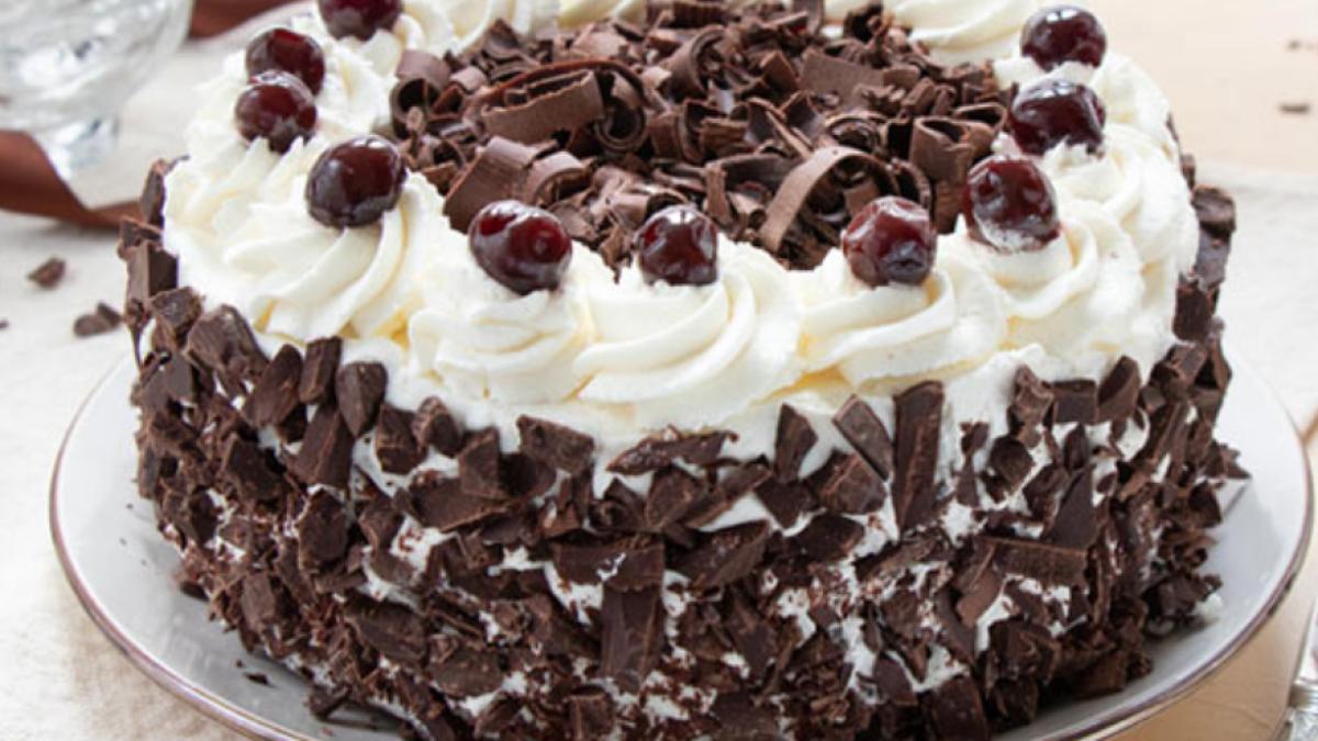 tort-padurea-neagra--un-adevarat-rasfat-pentru-pentru-ochi-si-gura