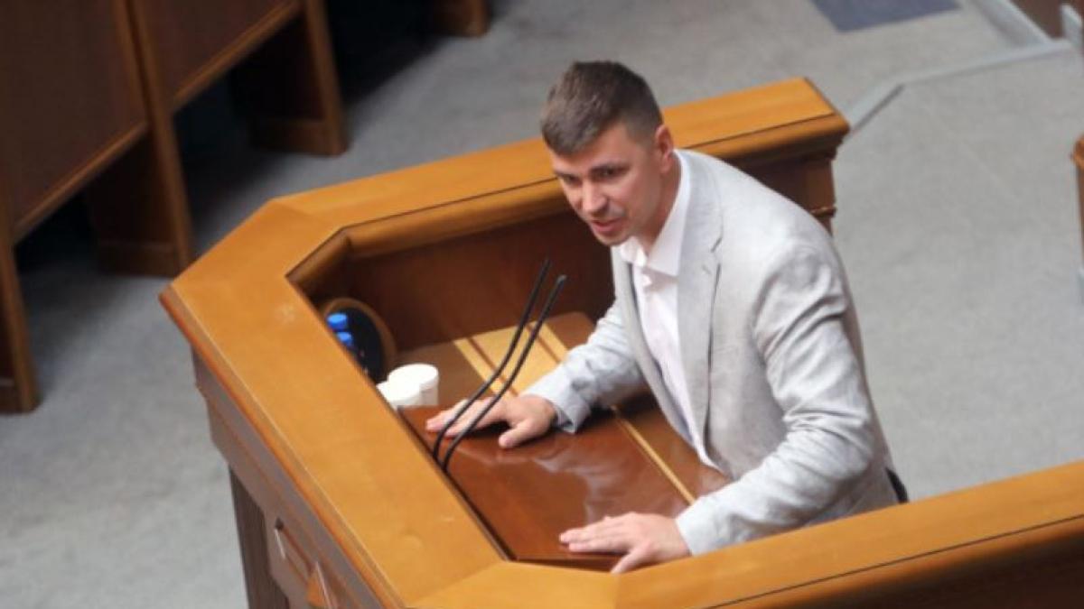 deputat--gasit-mort-intr-un-taxi--ucraineanul-anton-poliakov-era-implicat-intr-o-ancheta-de-coruptie-din-armata