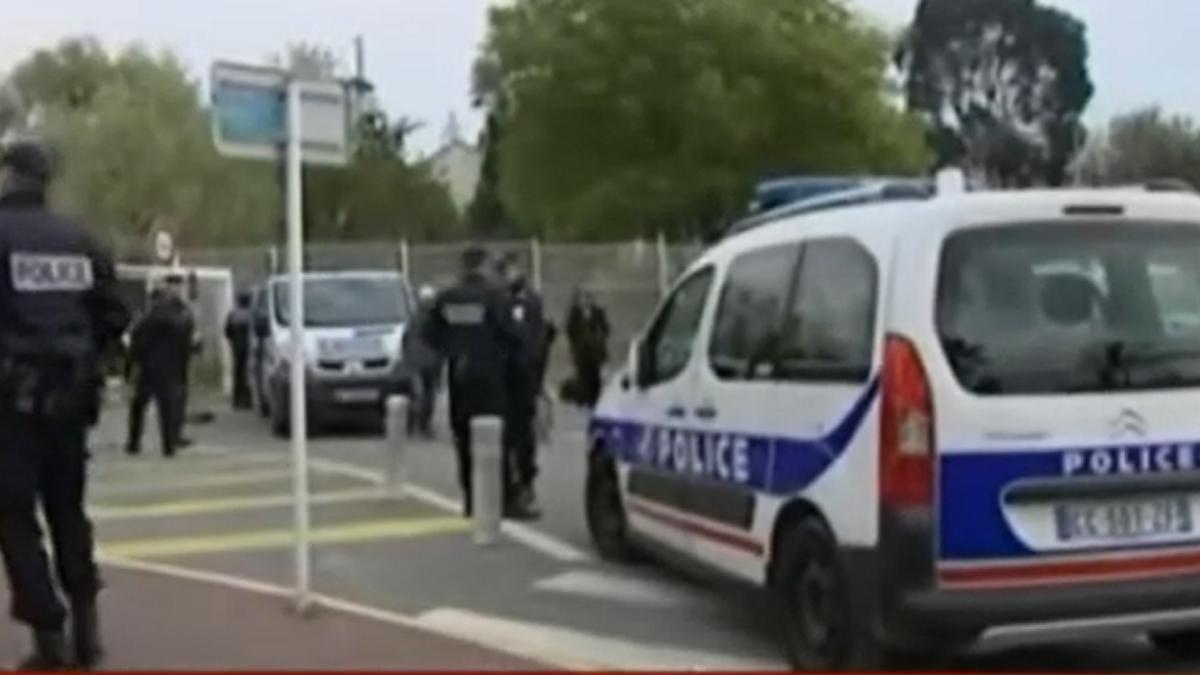 franta--50-de-romani--evacuati-de-politie-au-distrus-tot-in-timp-ce-noi-eram-inca-acolo