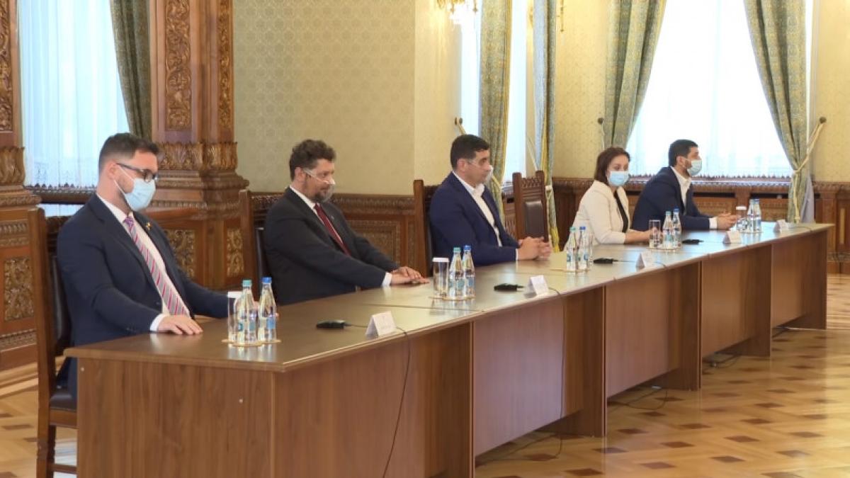 aur-consultari-cotroceni