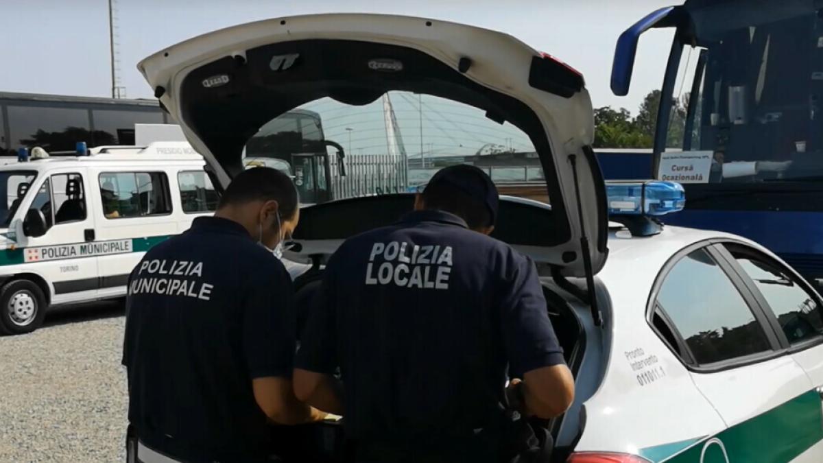 italia-controale-la-microbuze-si-autobuze-care-vin-din-romania