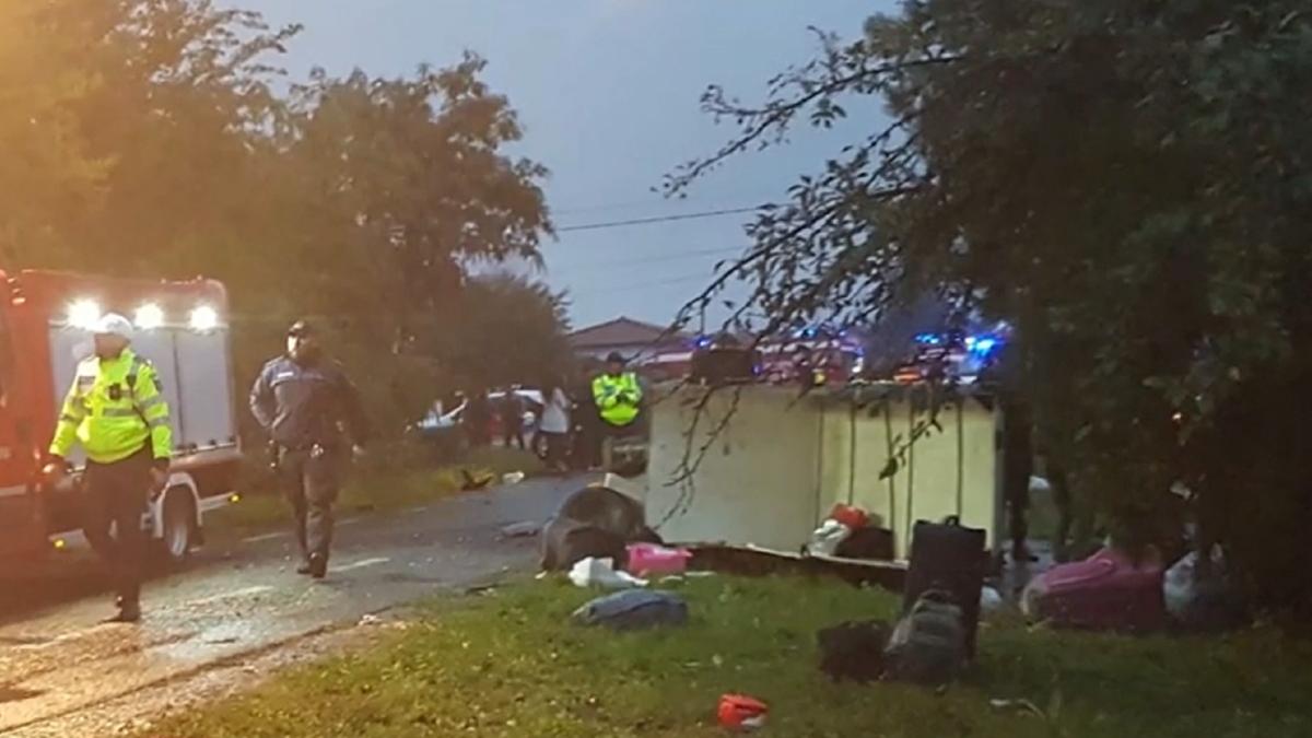 marturiile-romanilor-care-veneau-din-spania-in-microbuzul-implicat-in-accident-a-stat-sa-vorbeasca-la-telefon--asa-stiu-soferii-astia