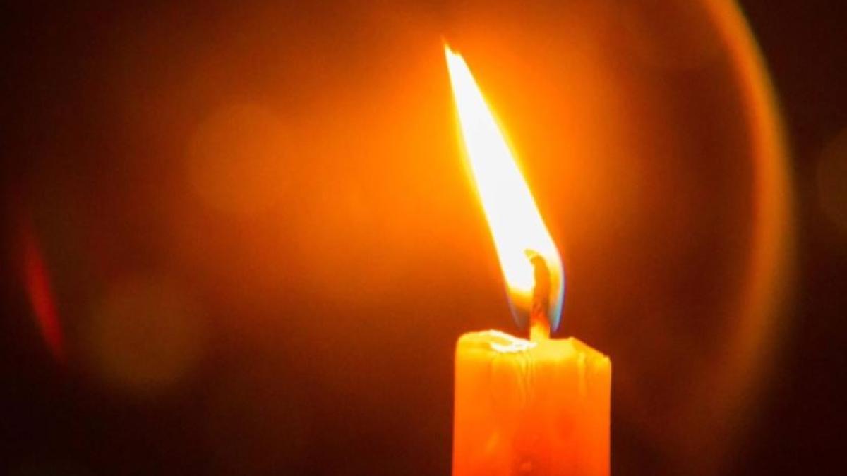 nicoleta--eleva-de-16-ani--care-a-murit-la-liceu--plansa-de-familie--colegi-si-profesori--si-a-pus-mana-la-ceafa-si-a-spus-ca-are-dureri-groaznice