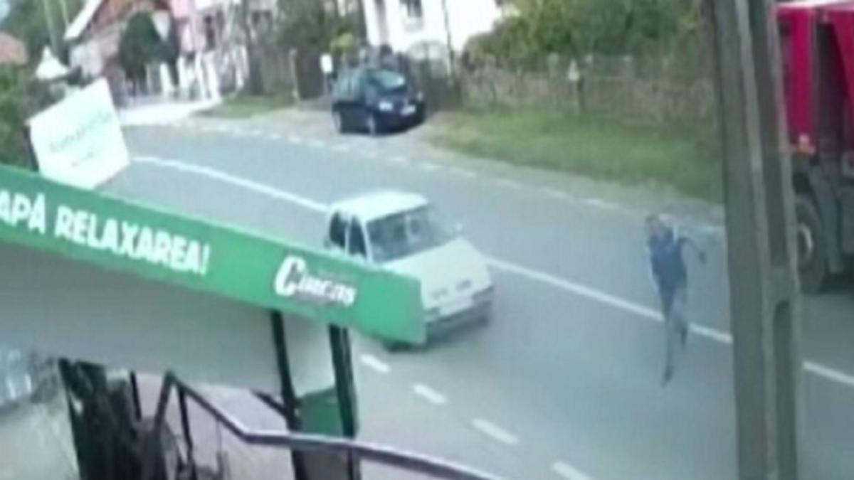 un-sofer-roman-de-tir--de-numai-27-de-ani--mort-dupa-ce-a-coborat-de-la-volanul-camionului