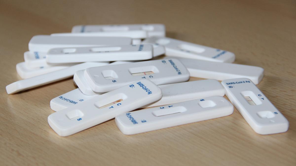 franta--testele-pentru-adultii-nevaccinati-nu-vor-mai-fi-gratuite