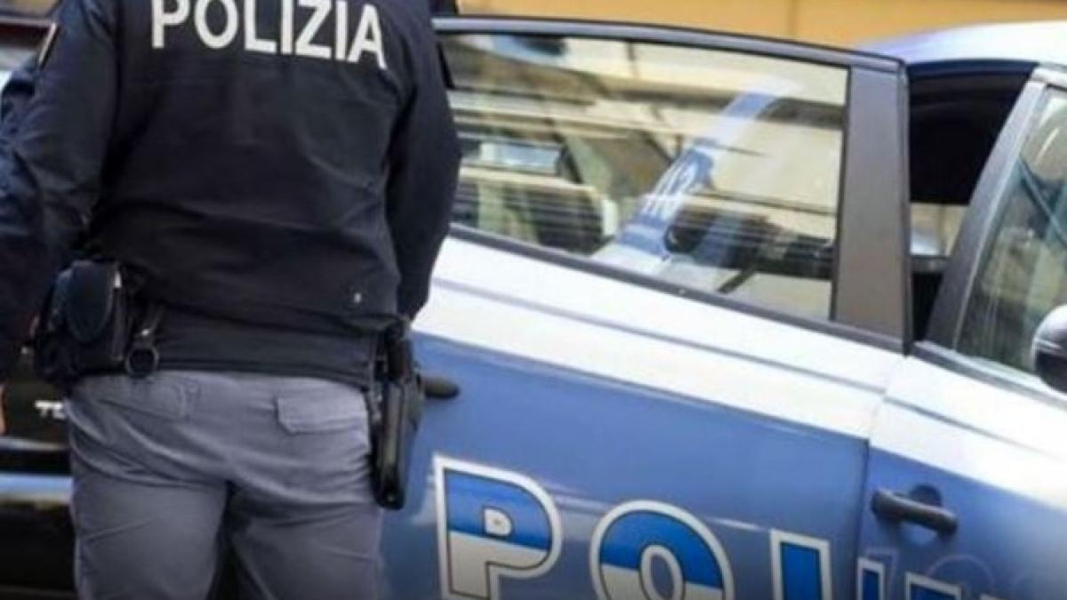 italia--romanca--prinsa-la-furat--femeia-a-sustras-articole-de-peste--700-de-euro-dintr-un-pet-shop