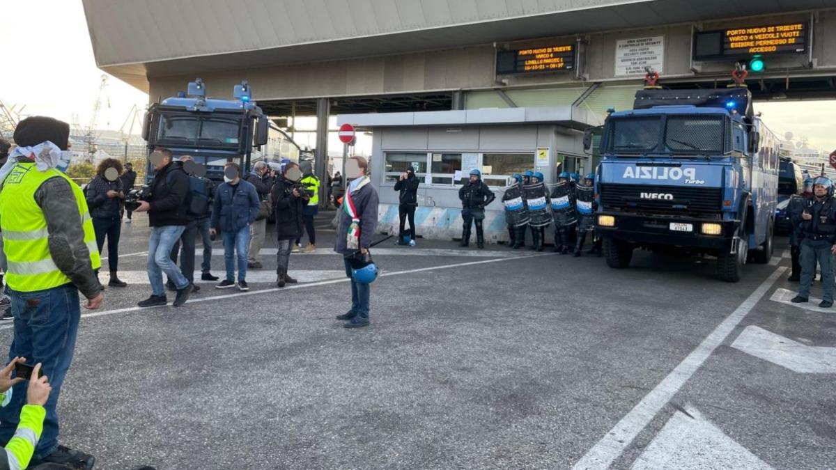 proteste-trietste-port-anticertficat