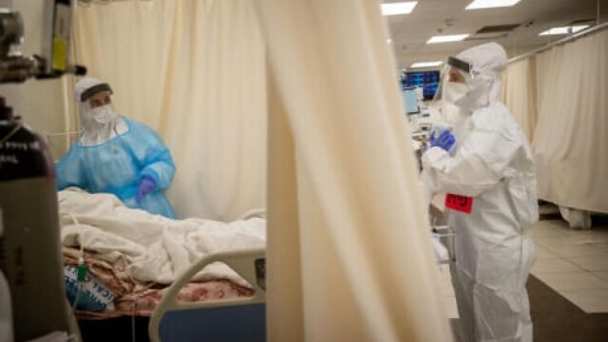 tanara-romanca--internata-la-ati--le-a-cerut-medicilor-sa-fie-lasata-sa-si-stranga-copilul-in-brate