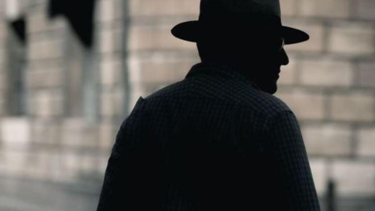 romanca--hartuita-de-fostul-iubit--barbatul-a-angajat-si-doi-detectivi-sa-o-urmareasca