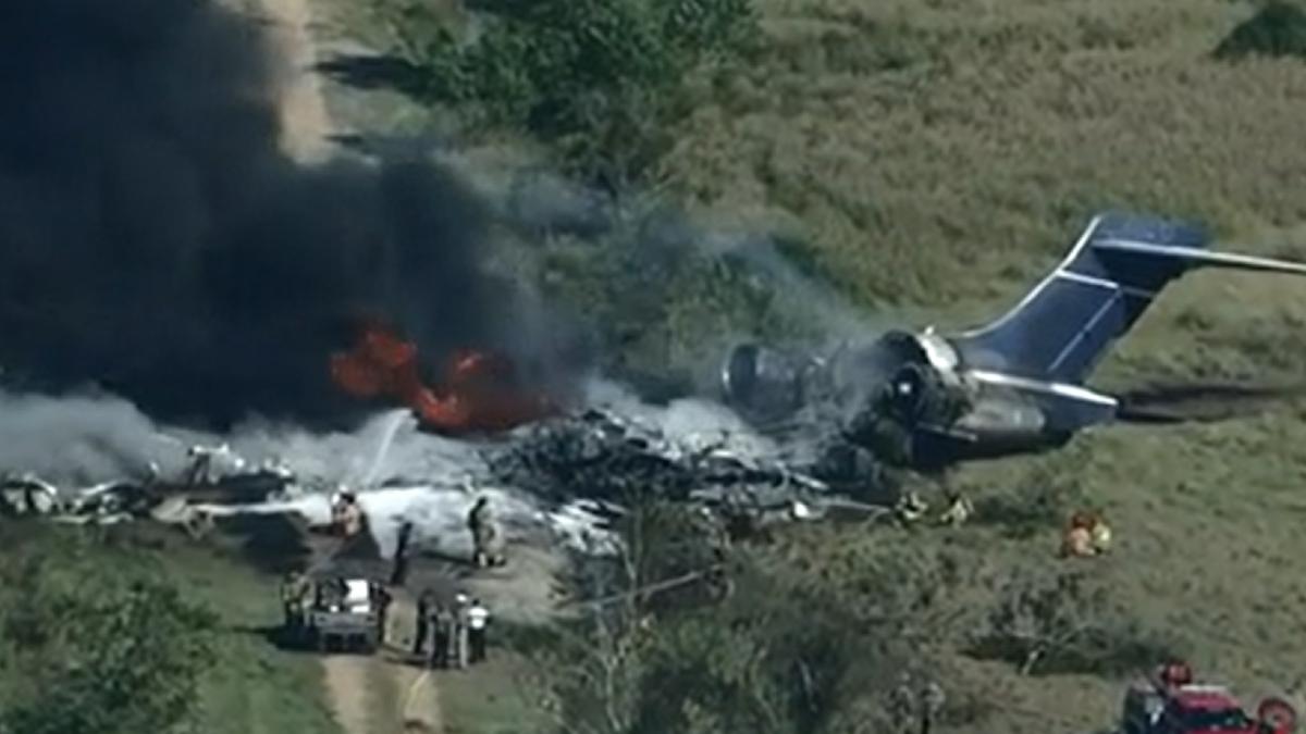 un-avion-s-a-prabusit-la-cateva-secunde-dupa-decolare--pe-un-camp-din-apropierea-pistei