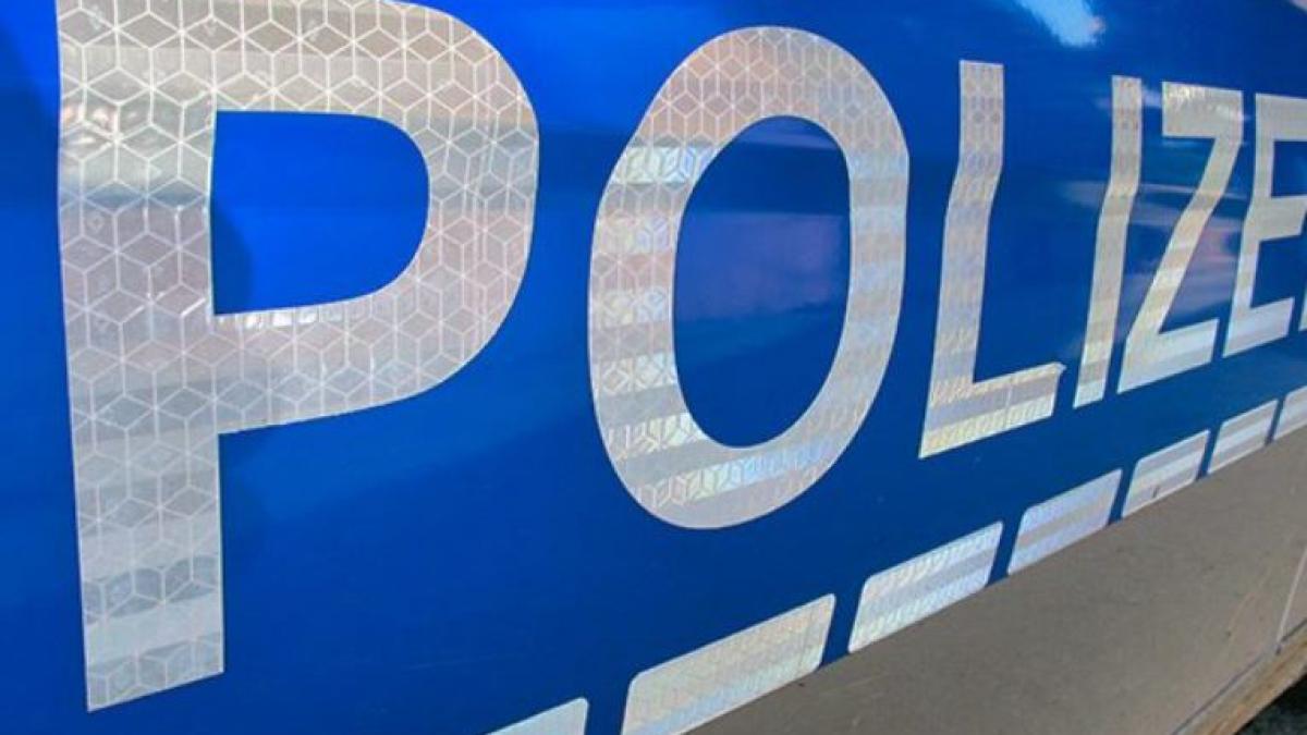 germania--doi-romani-s-au-dat-drept-politisti-si-au-jefuit-o-batrana--i-au-luat-toate-bijuteriile-si-i-au-golit-contul