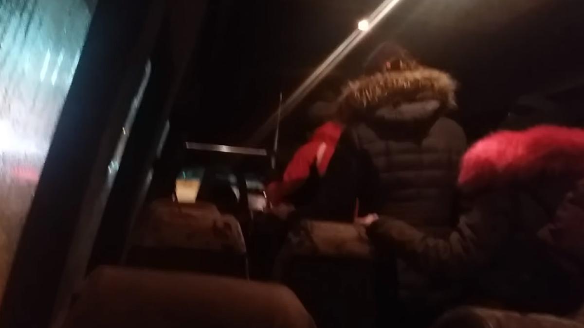 romani-transportati-ilegal-cu-un-microbuz-din-anglia-in-romania-blocati-in-germania