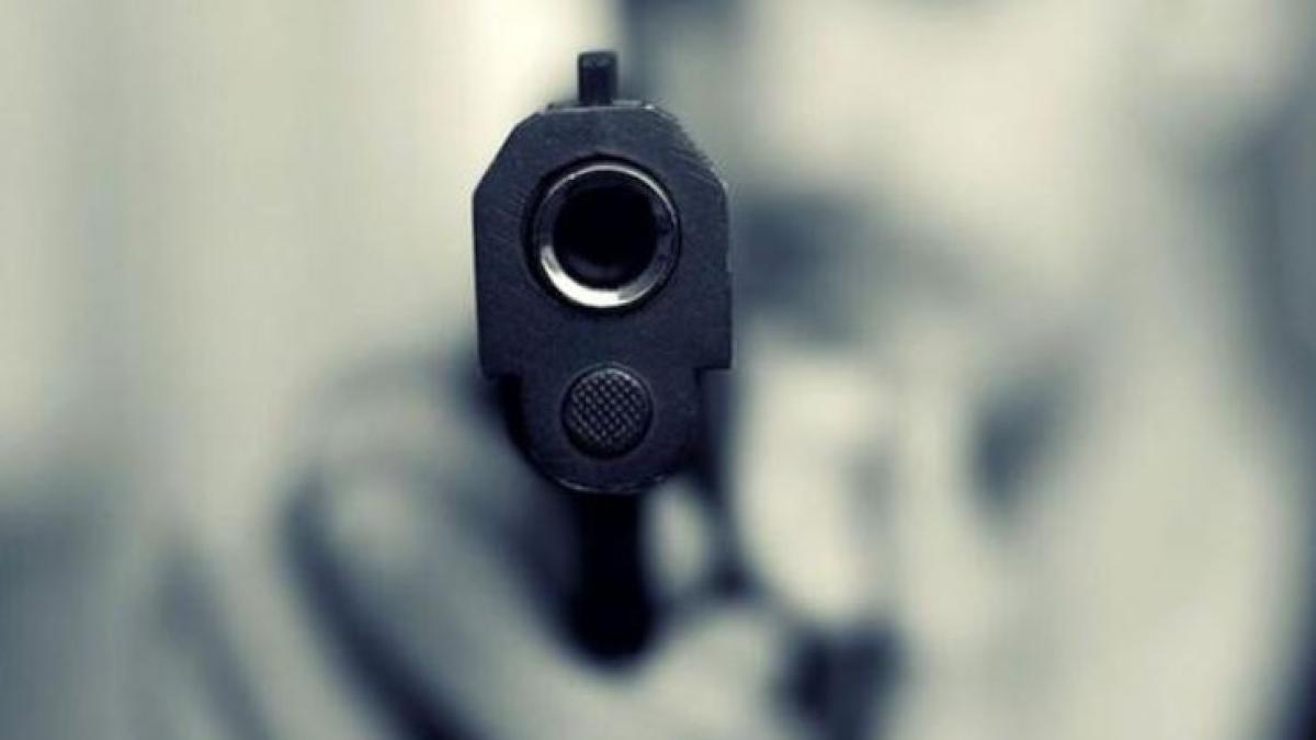 italia-un-roman-a-amenintat-cu-un-pistol-carabinierii