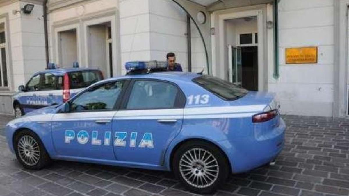 italia--o-romanca-recalcitranta-a-atacat-agentii-de-politistie-si-a-amenintat-o-vanzatoare-cu-un-cutit