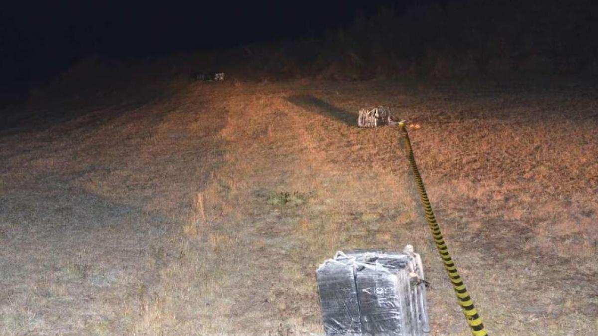 contrabanda-la-alt-nivel-tigari--transportate-cu-parapanta-din-ucraina--in-romania