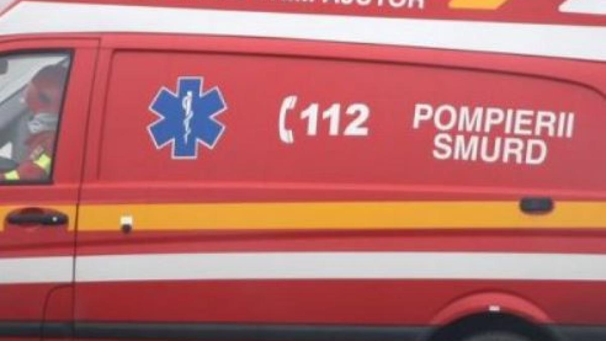 o-fetita-romanca--de-doar-3-ani-s-a-prabusit--de-la-etajul-patru-al-unui-bloc