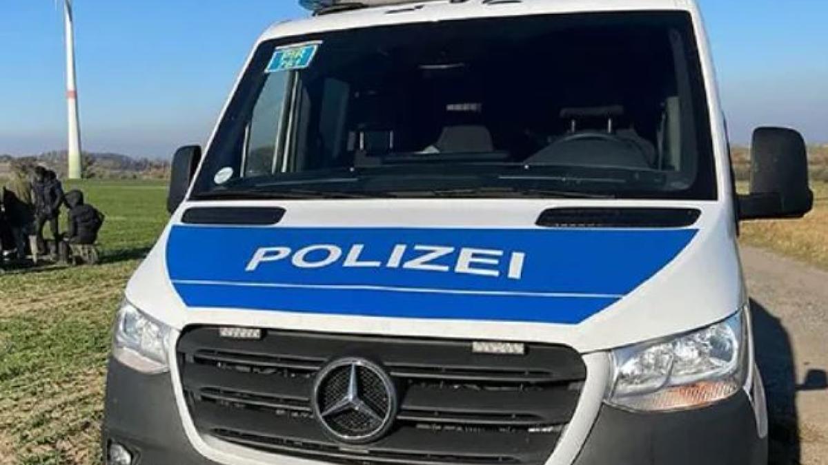 germania--sofer-roman-de-camion-a-oprit-in-parcare-si-a-sunat-disperat-la-politie