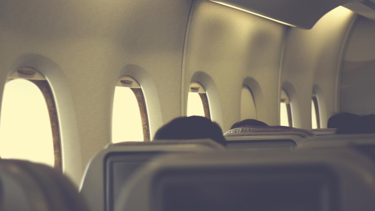 pasager--gasit-mort-la-bordul-unui-avion-care-a-aterizat-in-germania